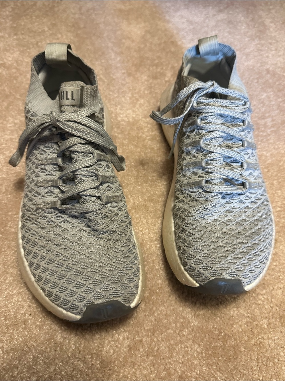 Womans nobull drive knit size 9 arctic grey